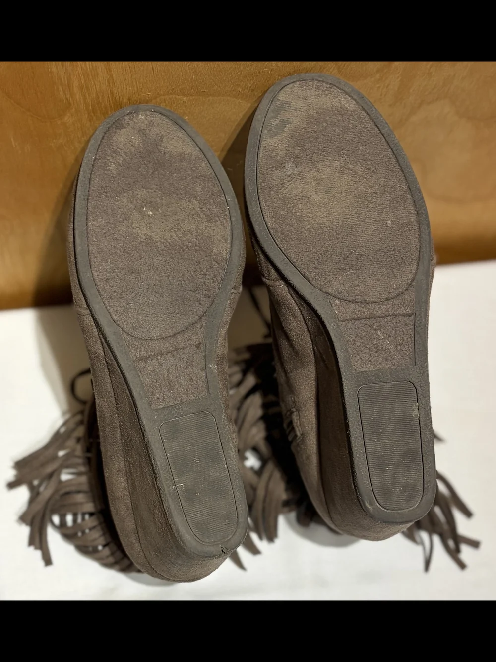 Maurices Brown Faux Suede Fringe Wedge Booties Ankle Moccasins Size 8.5 With Box